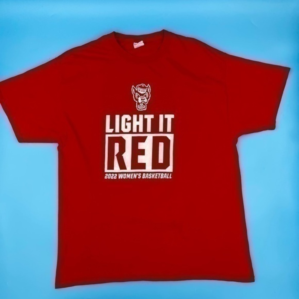 LIKE NEW! NC STATE NCSU Wolfpack Basketball Graphic Tee